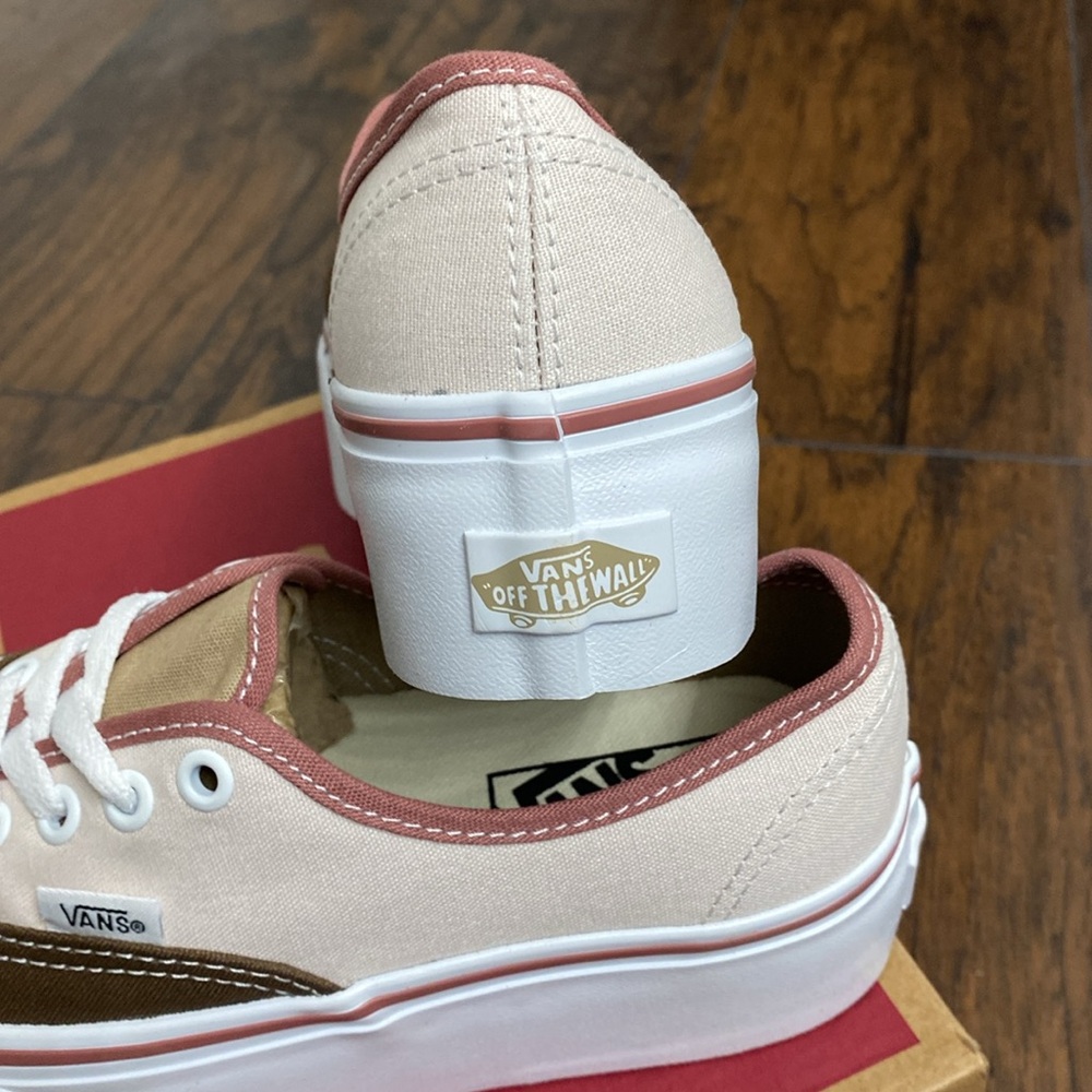 VANS AUTHENTIC STACKFORM BRAND 🔥 NEW - Picture 4 of 7